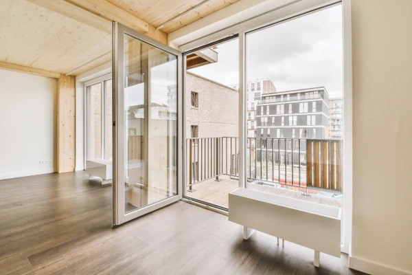 Porte-fenêtre PVC ouverte